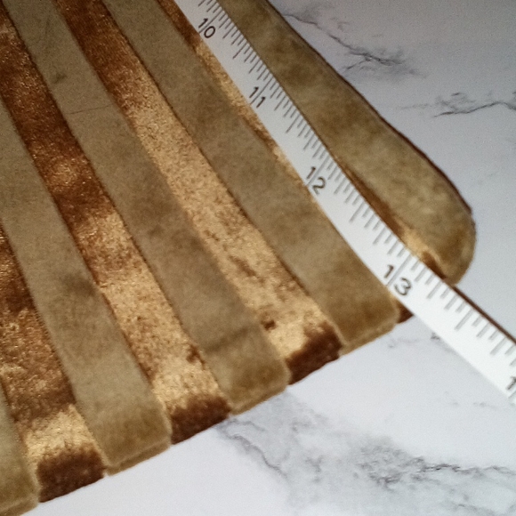 FWP  Elegant Life Home Velvet Decorative Throw Pillow Covers/Slips set of 2 - Picture 4 of 8